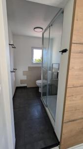 Maisons de vacances #Maison chaleureuse sur les hauteurs d-Aubiac# : photos des chambres