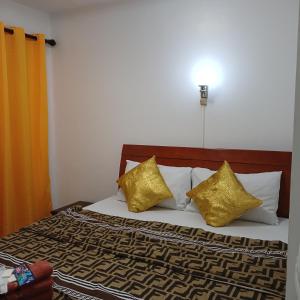 Birch Tower by the Bay Studio type