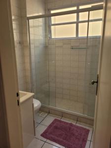 Apartamento com varanda, vista para o mar e ar condicionado