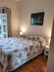 Apartamento com varanda, vista para o mar e ar condicionado