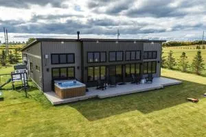 Stunning Riverside Escape - سمرسايد