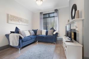 Family-Friendly 2BR Close to Durham City