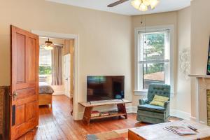 Cozy Louisville Vacation Rental 2 Mi to Downtown!