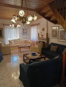 Το σπίτι στο χωριό - 莫扎孔恩