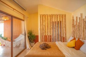 White Beachfront Pool Villa Larn Island