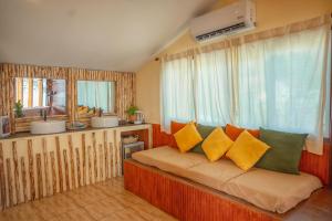 White Beachfront Pool Villa Larn Island
