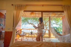 White Beachfront Pool Villa Larn Island
