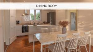 BREGOS SUPERIOR APARTMENT - unique design 3-BR - unbelievable panoramic view of Split - walking distance from UNESCO palace and Bacvice beach - free parking - BURALUX properties