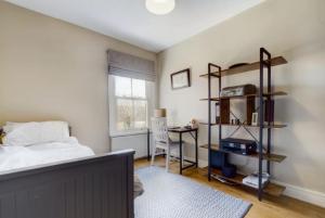 Cozy Victorian Cottage near town-pretty and modernised