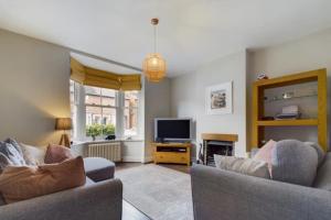 Cozy Victorian Cottage near town-pretty and modernised