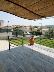 Villa moderne sur les hauteurs dAramon