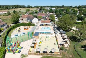 Maisons de vacances Gite Quercynois Authentique 9p : Maison 4 Chambres