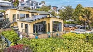 Sunset Heights - Nelson Holiday Home