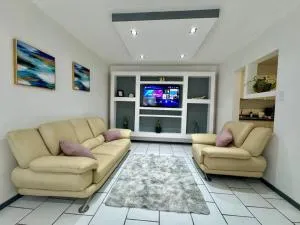 Casa familiar en excelente zona - Gomez Morin - San Lorenzo