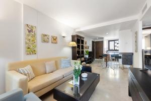 Punta Prima - Charming Spanish Apartment with South-Facing Terrace by the Sea