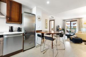 Punta Prima - Charming Spanish Apartment with South-Facing Terrace by the Sea