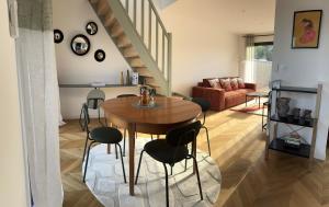 Maisons de vacances maison individuelle avec jardin terrasse proche Lyon croix rousse : photos des chambres