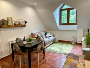 CALMFRANC ático abuhardillado con vistas al río y la montaña Avistamiento de ciervos en Canfranc Pueblo