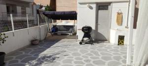 Apartment with terrace in Piraiki