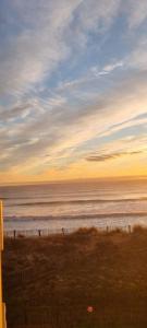 Charmant studio avec loggia vue mer