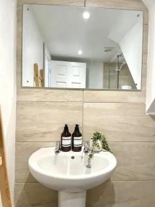 The Hopps - New, Stylish Loft