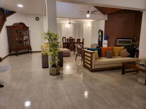 Charles Villa Rawathawatta
