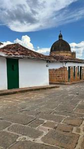 Minicasa en el centro del pueblo