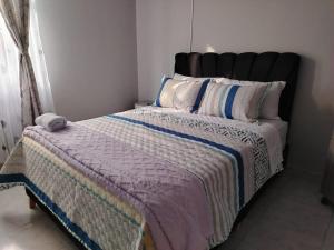 Dos Habitación independientes con Baño compartido