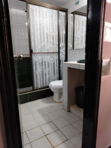 Dos Habitación independientes con Baño compartido