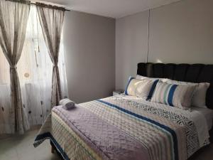 Dos Habitación independientes con Baño compartido