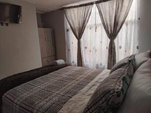 Dos Habitación independientes con Baño compartido