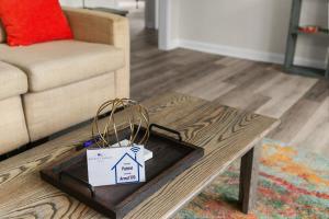 10 Mins to Downtown Modern in Magic City- Unit A