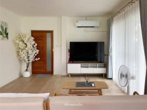 Phiratara River House บ้าน พิรธารา ริมแม่น้ำปราจีนบุรี