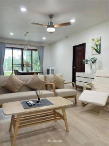 Phiratara River House บ้าน พิรธารา ริมแม่น้ำปราจีนบุรี