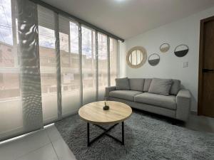 Modernos apartamentos cerca al Poblado