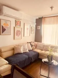 Hermoso departamento con estacionamiento gratuito - La Chamiza