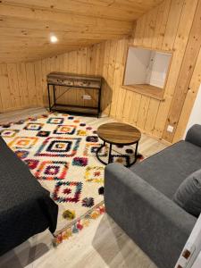 Maisons de vacances Gite pied du Mont-fourcat : Maison 3 Chambres