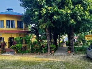 Safari Wildlife Lodge & Camp - Chitwan