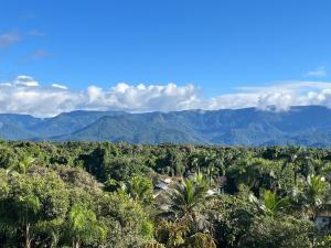 APTO RIVIERA 2 DORMS COM AR A 180 m DA PRAIA E PISCINA CLIMATIZADA ! DISPONÍVEL De 30 Jan a 05 Fev de 2026 ! Aproveite !