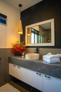 Villa Tawala - Sustainable luxury in Alona