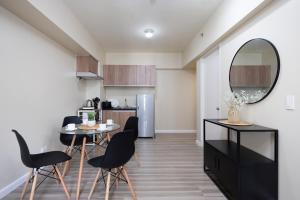 Furnished 1-Bedroom in Avida Towers Riala, Cebu IT Park with Fast WiFi, Netflix, Pool and More