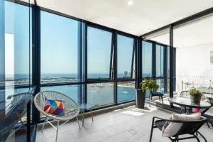 Breathtaking Ocean View Apt in Southport - Голд-Кост