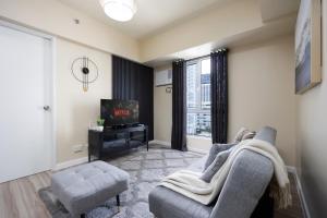 Furnished 1-Bedroom in Avida Towers Riala, Cebu IT Park with Fast WiFi, Netflix, Pool and More