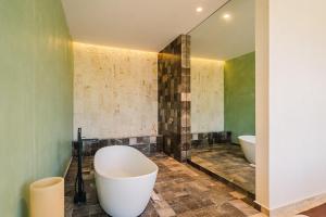 Deluxe Design 3BR with Pool, SPA, Gym, Kids Area