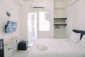 Good Deal and Nice Studio Green Pramuka City Apartment By Travelio