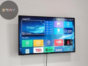 Almas Cozy Studio Escape Netflix 100mbps BySTAY