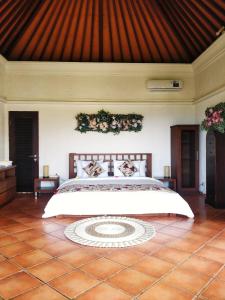 The Dharma Lovina Villa - Mountain and Sea View - Room