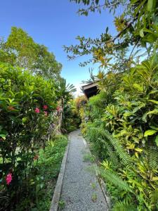 Pangea Lodge Tropical Vibe Home with Shared Pool