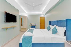 Rohaan Hotels Medavakkam by UPAR