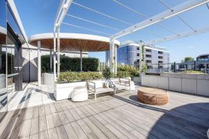 Port Panorama A Stunning Resort-style Stay